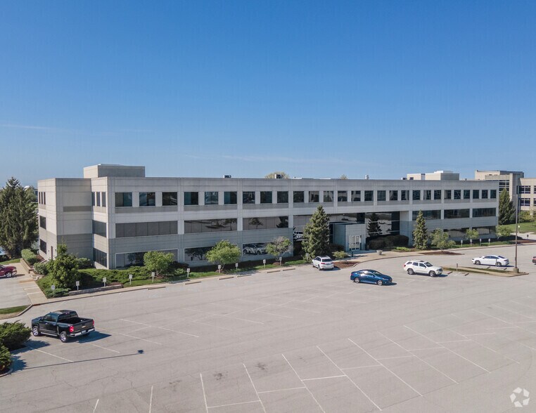 7602 Woodland Dr, Indianapolis, IN à vendre - Photo principale – Image 1 sur 4