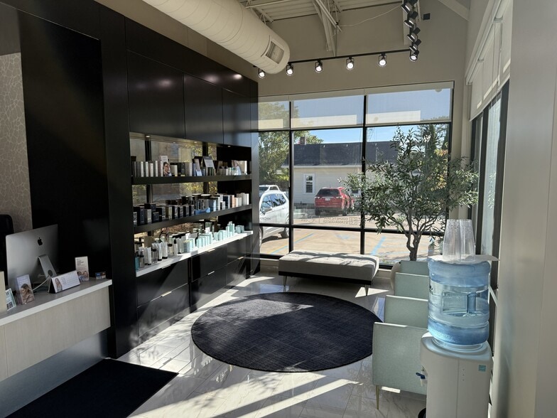 116 Mill St, Fenton, MI à vendre - Photo intérieure – Image 3 sur 10