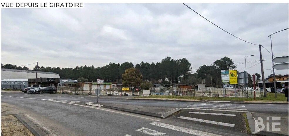 Bureau dans Saint-Aubin-de-Médoc à vendre - Photo de l’immeuble – Image 2 sur 13