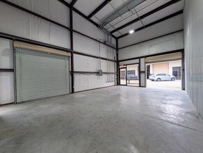 26232 FM 2978 Rd, Magnolia, TX à louer Photo intérieure– Image 1 sur 7