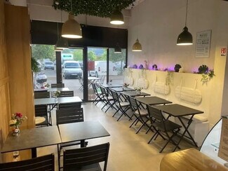 Plus de détails pour Local commercial à louer