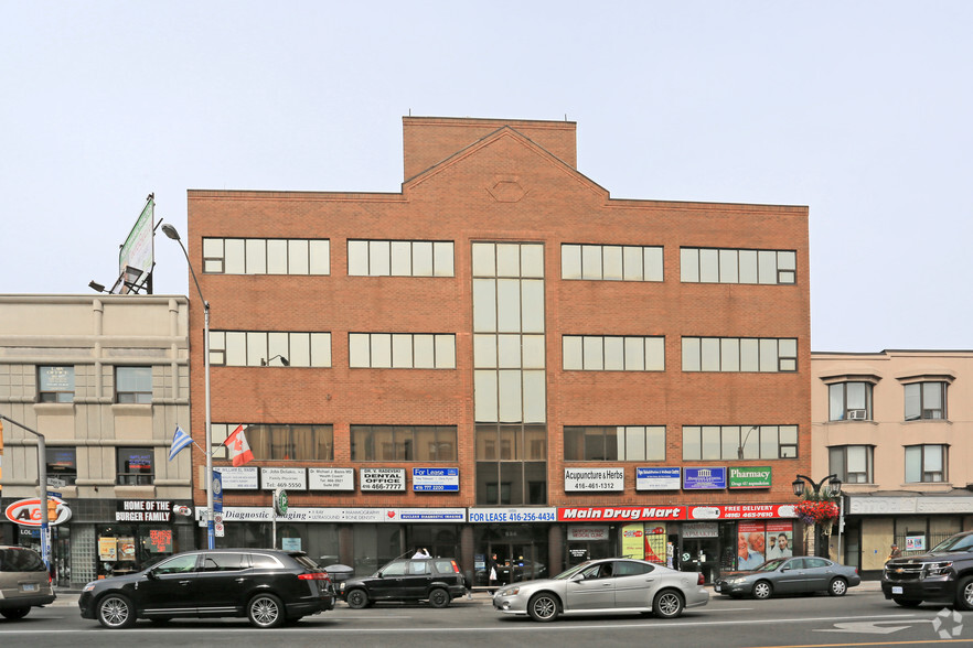 658 Danforth Ave, Toronto, ON à louer - Photo principale – Image 1 sur 4