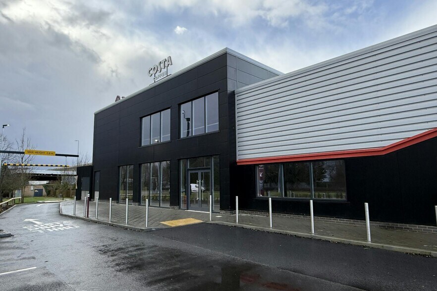 Stadium Way W, Milton Keynes à louer - Photo de l’immeuble – Image 1 sur 4