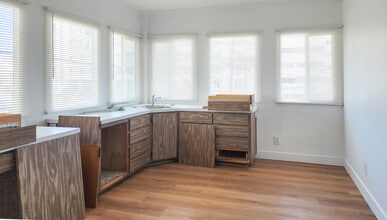 18821 Delaware St, Huntington Beach, CA à louer Photo de l’immeuble– Image 1 sur 13