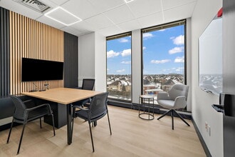 3131 Boul de la Concorde E, Laval, QC à louer Photo intérieure– Image 1 sur 4
