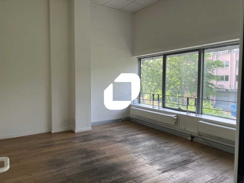Bureau dans Saint-Denis à louer - Photo intérieure – Image 2 sur 9