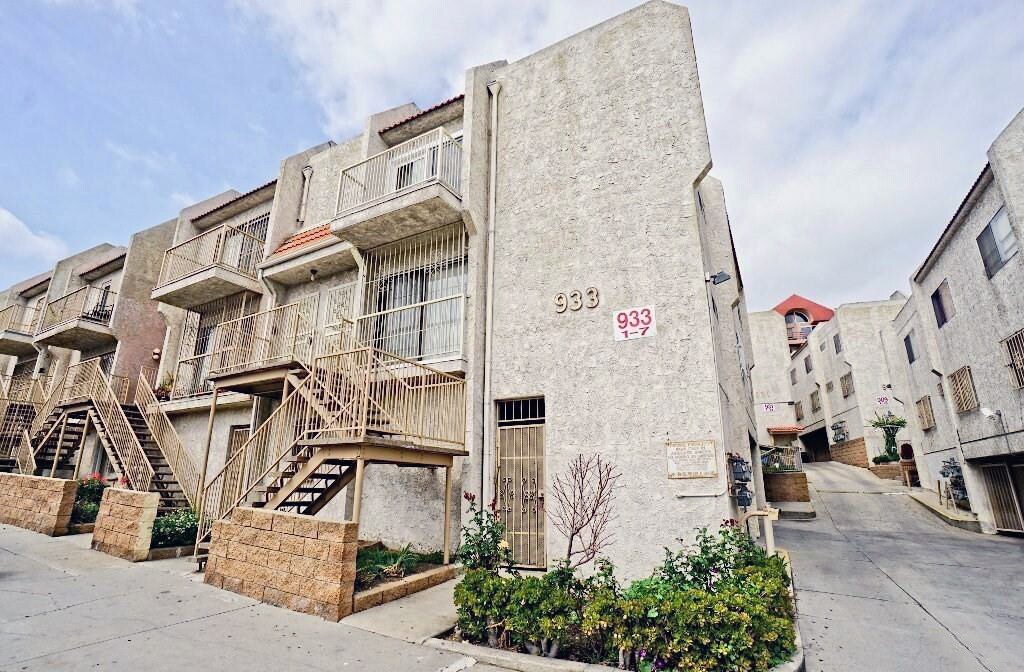 933 New Depot St, Los Angeles, CA à vendre Photo principale– Image 1 sur 38