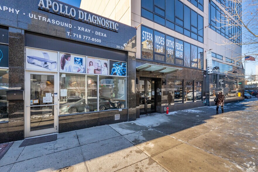 30-74 31st St, Astoria, NY à louer - Photo de l’immeuble – Image 2 sur 20