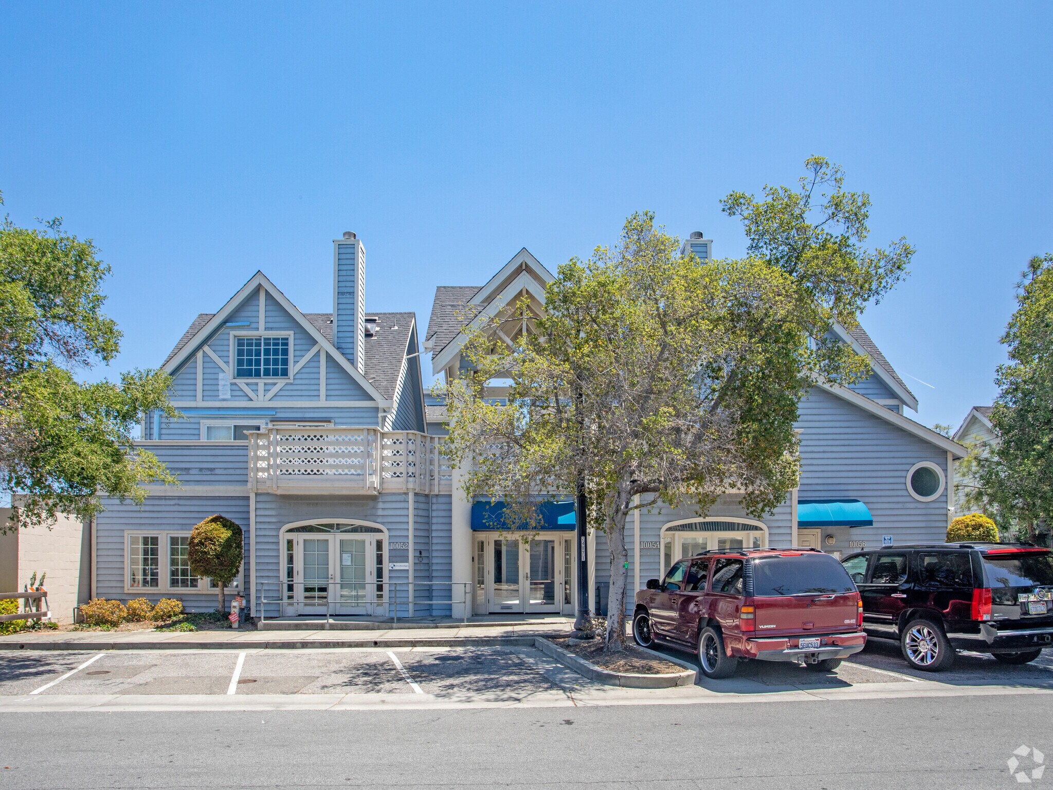 10052-10054 Pasadena Ave, Cupertino, CA à louer Photo principale– Image 1 sur 4