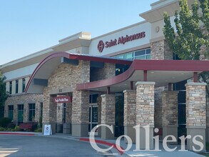 323 E Riverside Dr, Eagle, ID à louer Photo intérieure– Image 1 sur 12