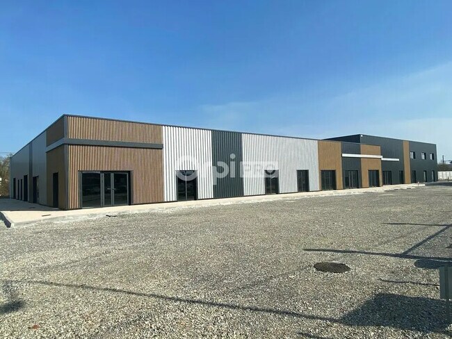 Plus de détails pour Local commercial à louer