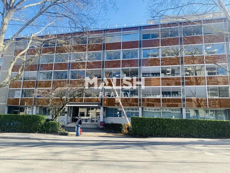 Bureau dans Villeurbanne à louer - Photo de l’immeuble – Image 2 sur 15