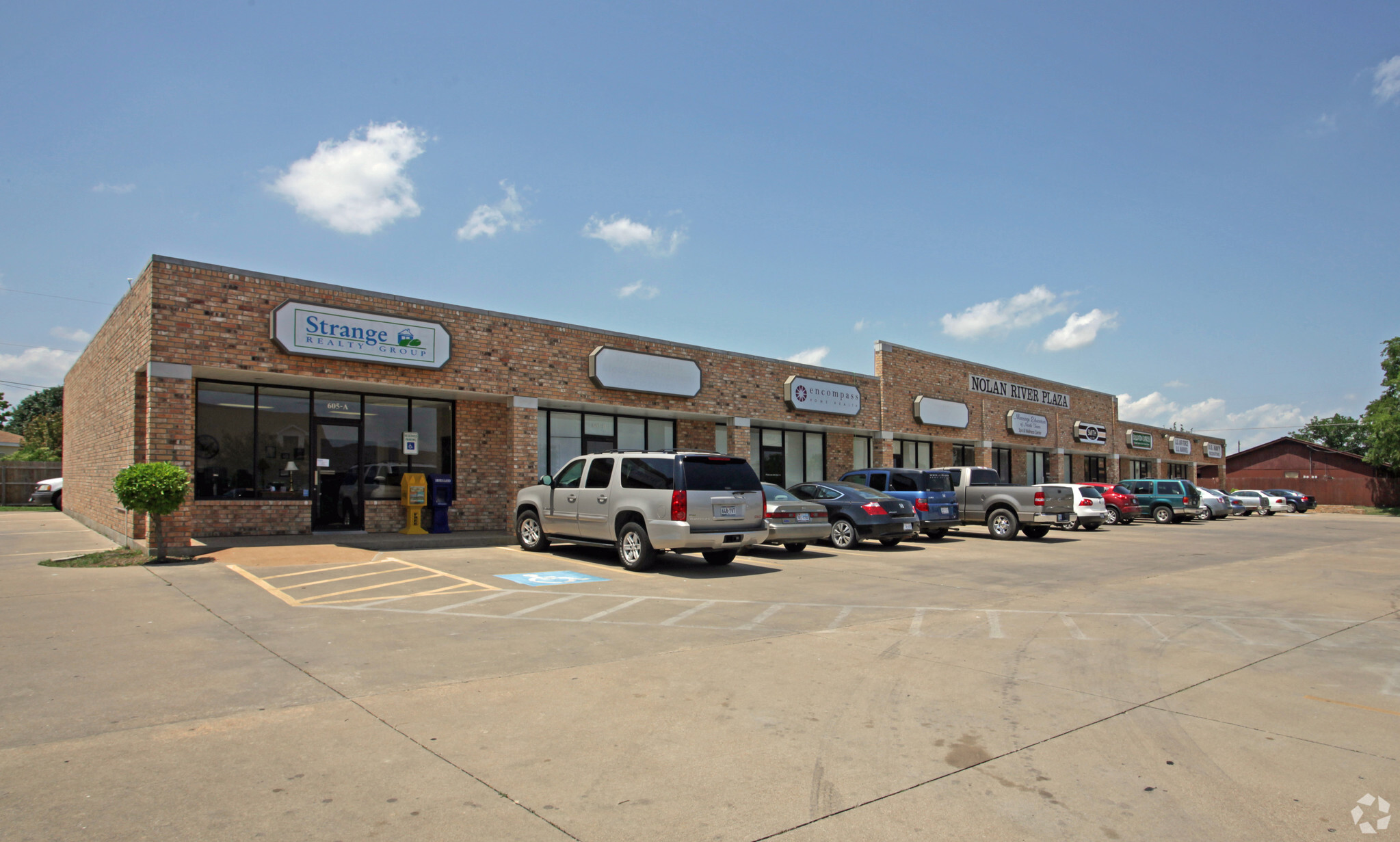 605 N Nolan River Rd, Cleburne, TX à louer Photo principale– Image 1 sur 3