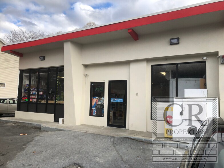 152 Parker Ave, Poughkeepsie, NY à vendre - Photo de l’immeuble – Image 2 sur 9