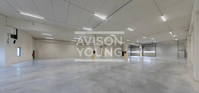 Plus de détails pour Local d'activités à louer