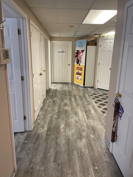 1 Commons Dr, Londonderry, NH à louer - Photo intérieure – Image 2 sur 3