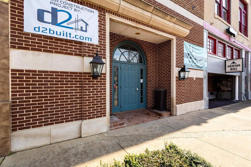 111 S Travis St, Sherman, TX à louer - Photo de l’immeuble – Image 3 sur 9