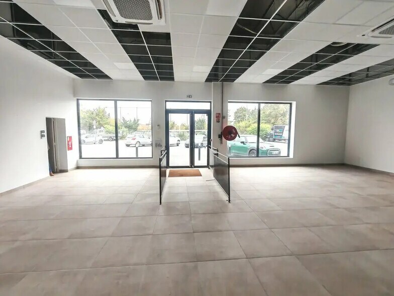 Local commercial dans Reims à louer - Photo de l’immeuble – Image 2 sur 7