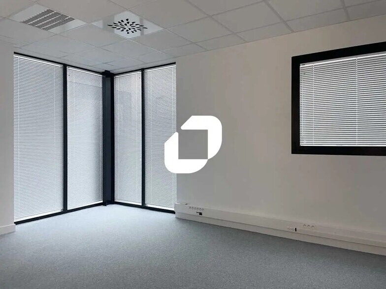 Bureau dans Artigues-près-Bordeaux à louer - Photo de l’immeuble – Image 2 sur 4