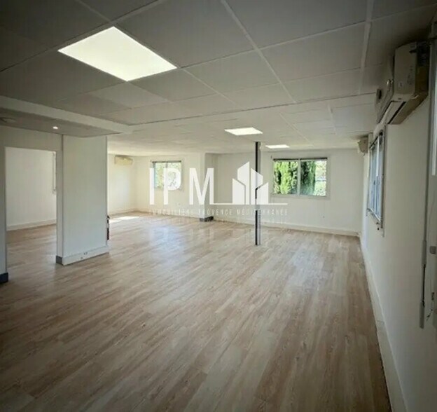 815 Rue André Ampère, Aix-en-Provence à louer - Photo de l’immeuble – Image 2 sur 5
