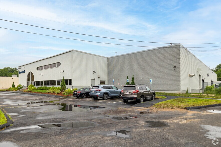 244 Vanderbilt Ave, Norwood, MA à louer - Photo principale – Image 1 sur 4