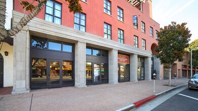 10850 Lindbrook Dr, Los Angeles, CA à louer Photo intérieure– Image 1 sur 6