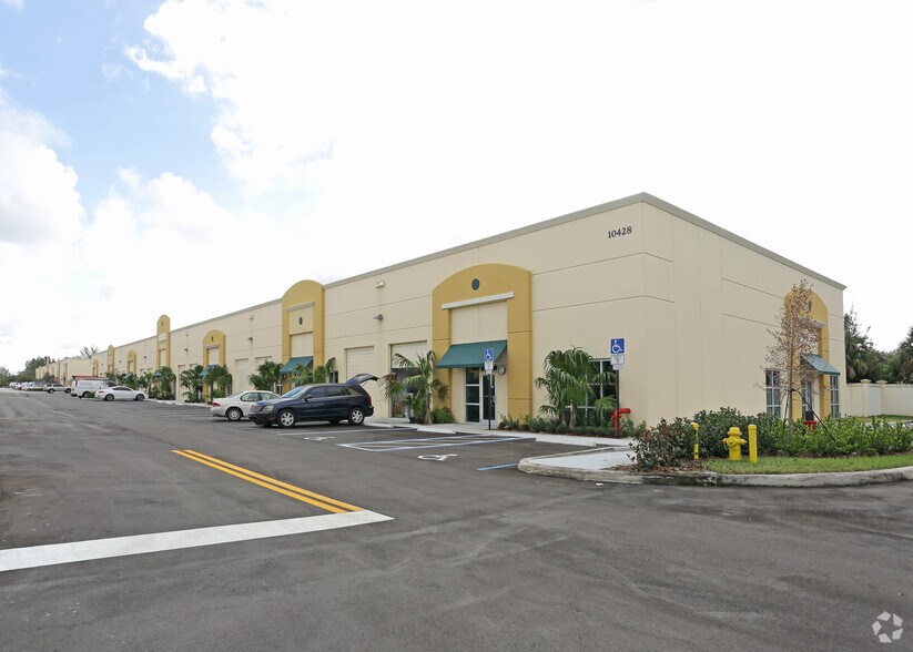 10428 W State Road 84, Davie, FL à louer - Photo de l’immeuble – Image 2 sur 9