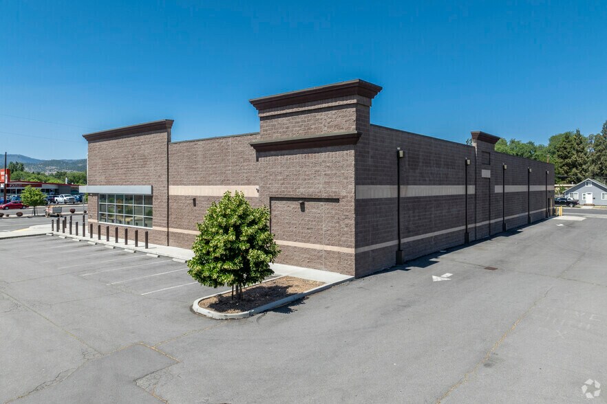 1615 Main St, Susanville, CA à vendre - Photo de l’immeuble – Image 3 sur 24