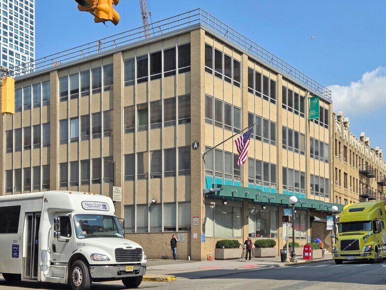 The Summit Ave Collection portefeuille de 2 biens à vendre sur LoopNet.fr - Photo de l’immeuble – Image 2 sur 27