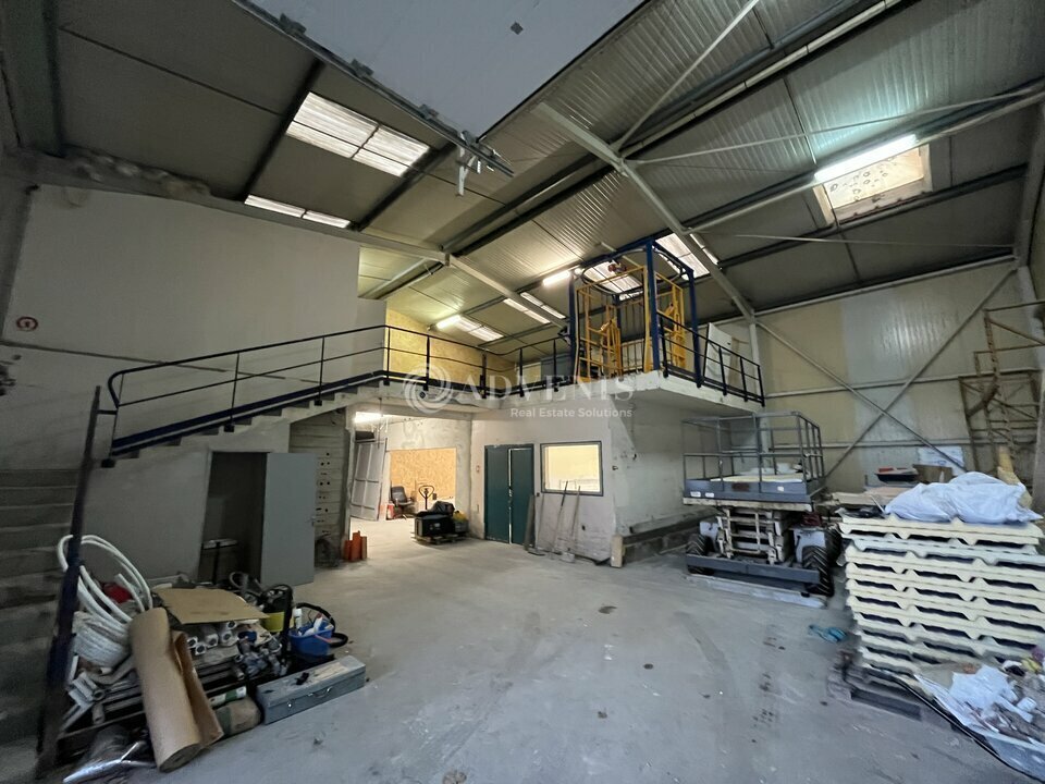 Industriel/Logistique dans Le Perray-en-Yvelines à louer Photo intérieure– Image 1 sur 2