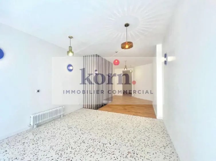 Local commercial dans Paris à vendre - Photo intérieure – Image 1 sur 5