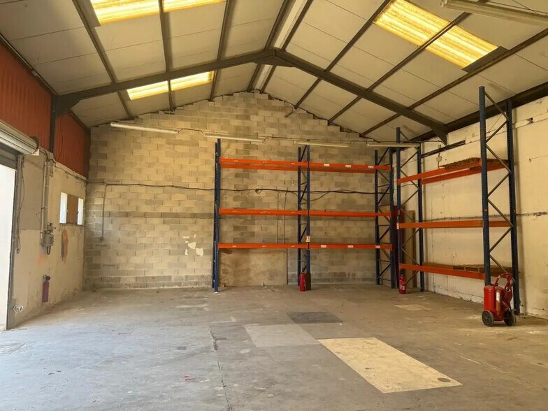 Industriel/Logistique dans Aubagne à louer - Photo intérieure – Image 3 sur 6