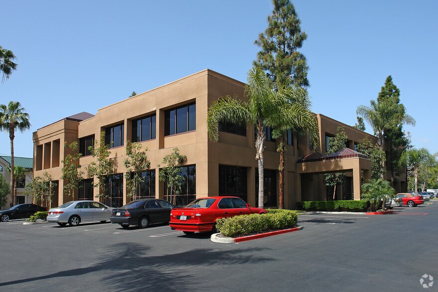 2031 Orchard Ave, Newport Beach, CA à vendre - Photo principale – Image 1 sur 2