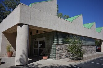 6252 E Grant Rd, Tucson, AZ à louer Photo de l’immeuble– Image 2 sur 11