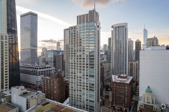 875 N Rush St, Chicago, IL - VUE AÉRIENNE  vue de carte