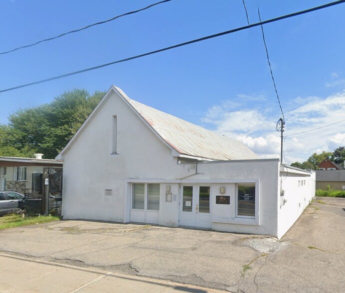 156 Rue Notre-Dame, Oka, QC à vendre - Photo principale – Image 1 sur 2