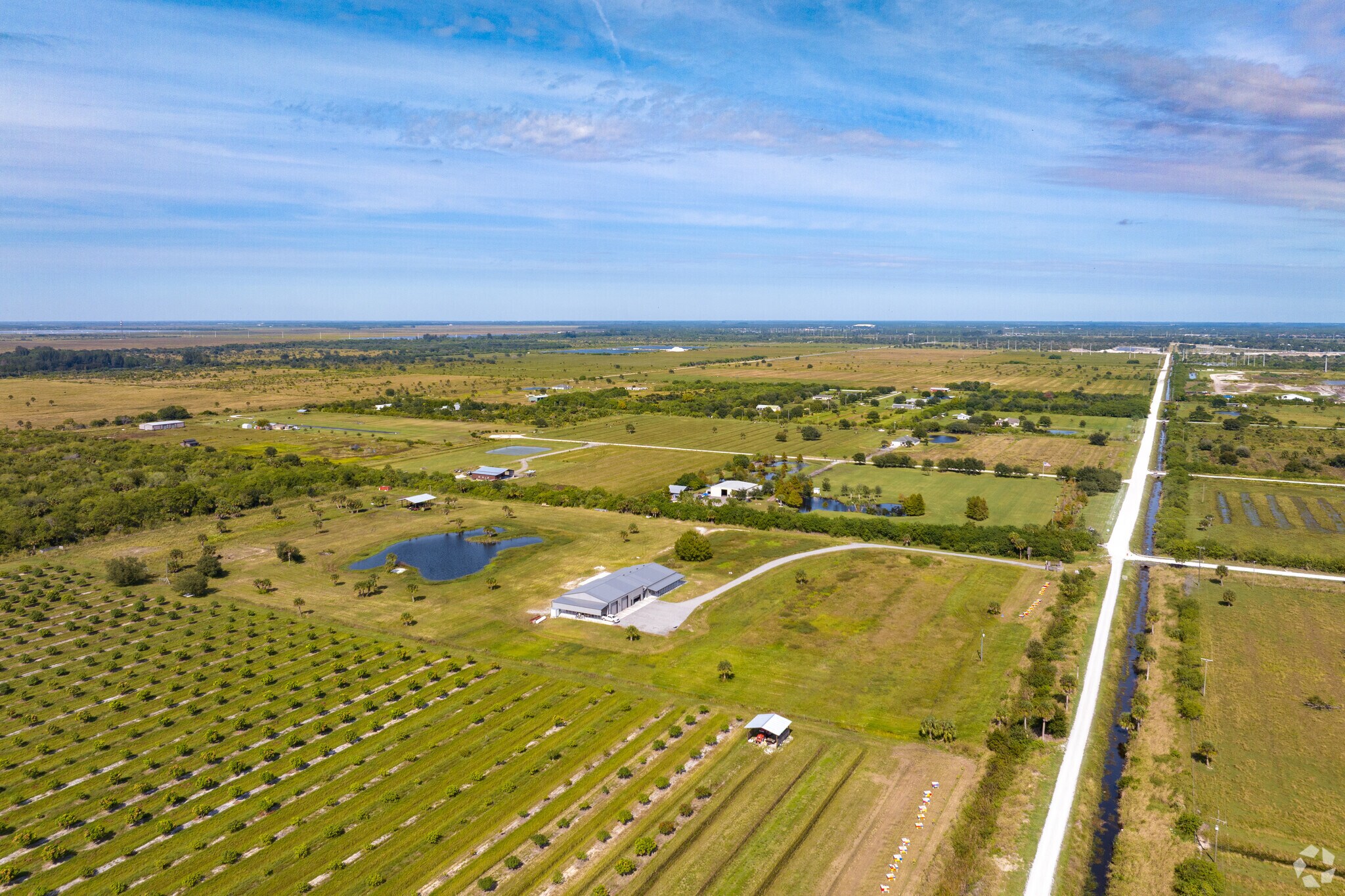 2105 86th Ave SW, Vero Beach, FL à vendre Photo de l’immeuble– Image 1 sur 60