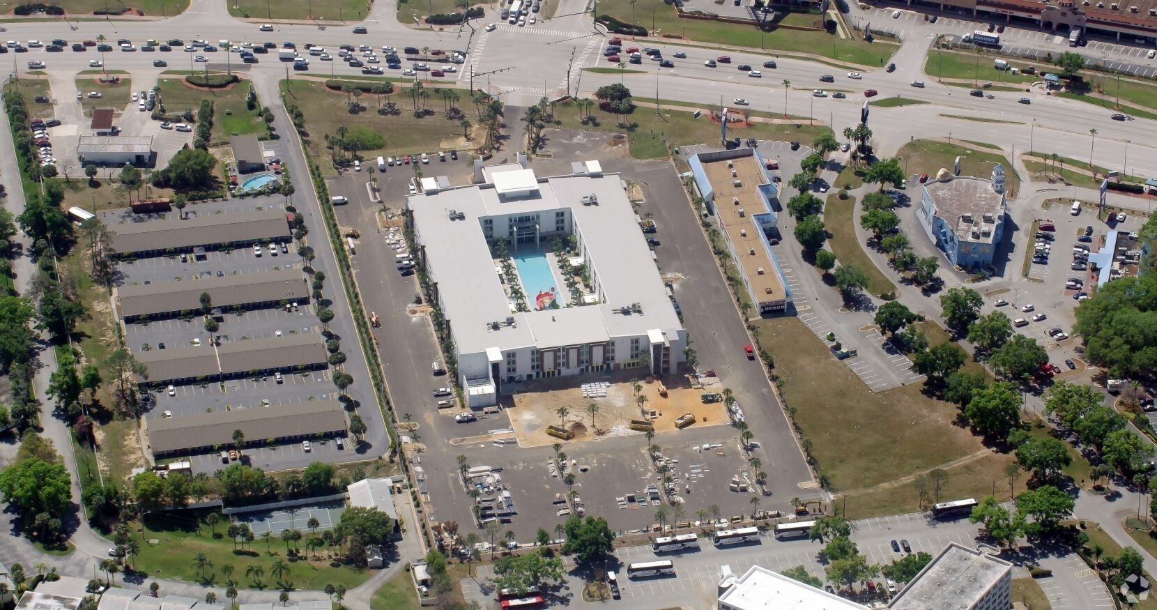 7491 W Irlo Bronson Memorial Hwy, Kissimmee, FL à louer Photo principale– Image 1 sur 3
