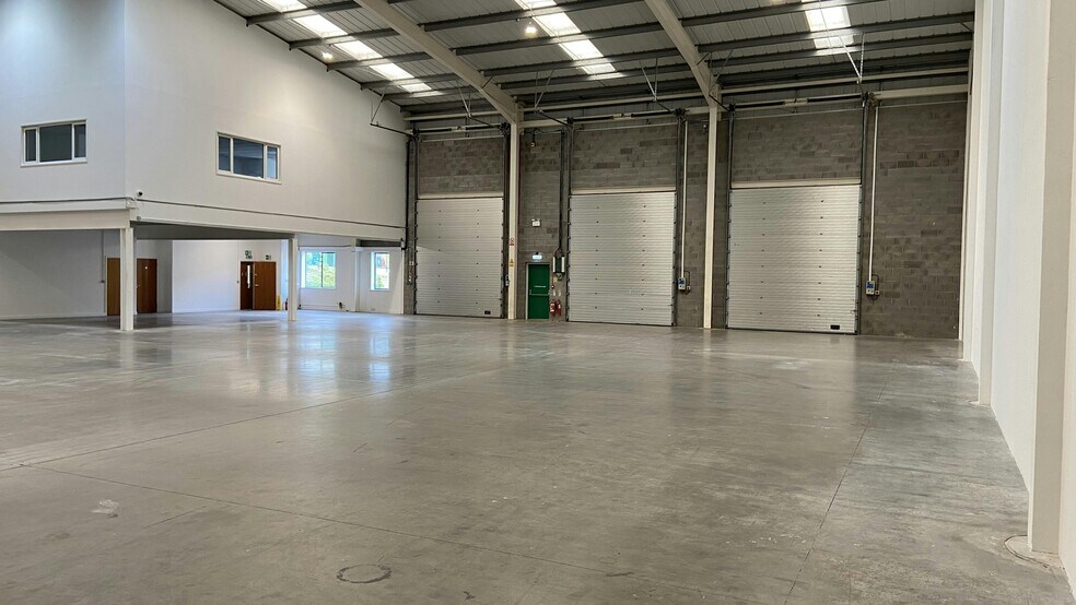 Holbrook Ln, Coventry à louer - Photo de l’immeuble – Image 3 sur 15