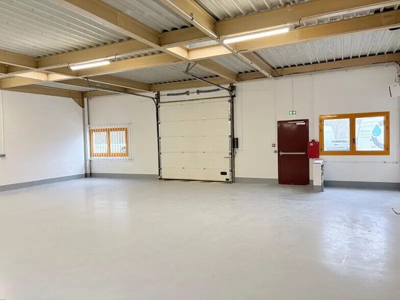 Bureau dans Croissy-Beaubourg à louer - Photo intérieure – Image 1 sur 9