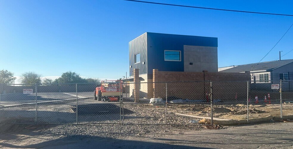 2072 Sycamore Ave, Rialto, CA à louer - Photo principale – Image 1 sur 2