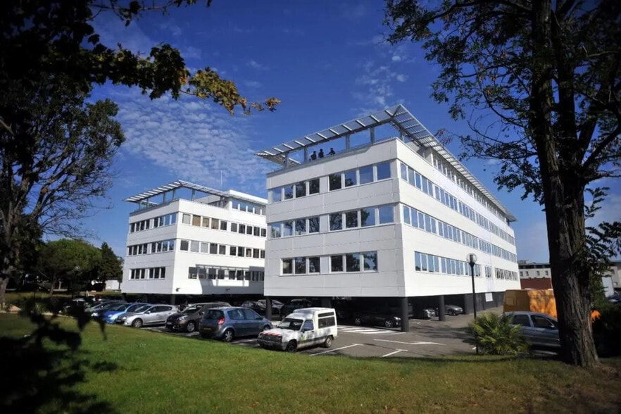 425 Rue Jean Rostand, Labège à louer - Photo de l’immeuble – Image 1 sur 20