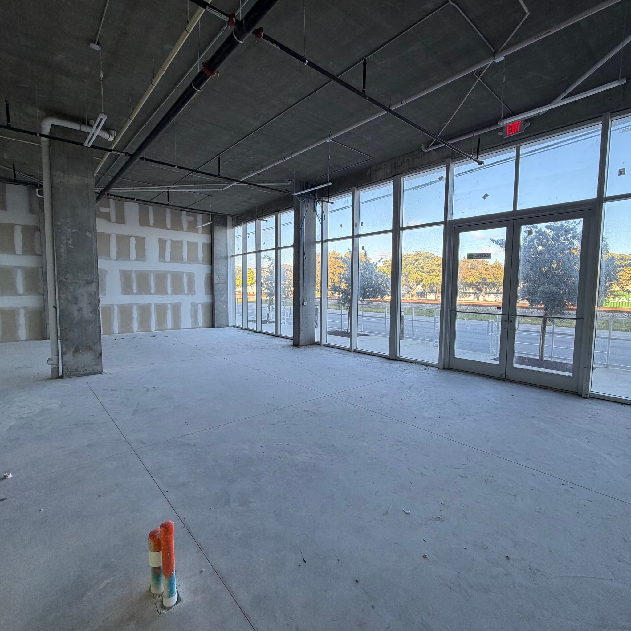 500 N Dixie Hwy, Hallandale Beach, FL à louer Photo intérieure– Image 1 sur 2