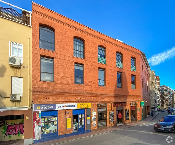 Local commercial dans Alcalá de Henares, Madrid à louer - Photo de l’immeuble – Image 3 sur 3