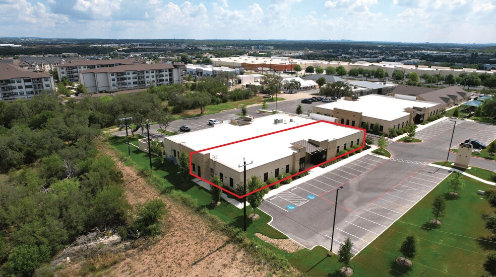 11207 Wild Pine, San Antonio, TX à louer - Photo de l’immeuble – Image 2 sur 17