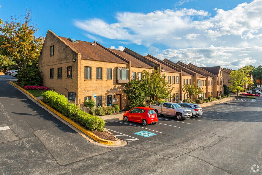 9025 Shady Grove Ct, Gaithersburg, MD à vendre - Photo de l’immeuble – Image 2 sur 8