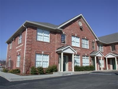 720 Rolling Creek Dr, New Albany, IN à louer - Photo de l’immeuble – Image 2 sur 8