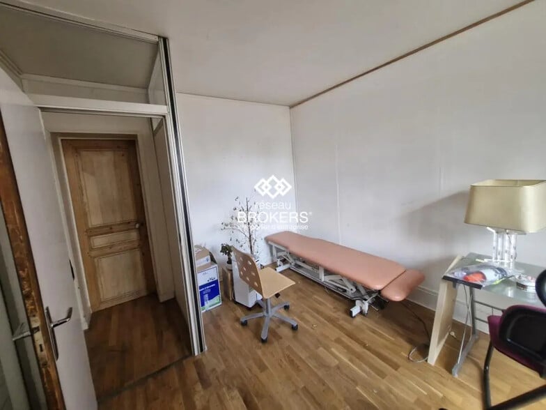 Local d'activités dans Aulnay-sous-Bois à vendre - Photo de l’immeuble – Image 2 sur 4