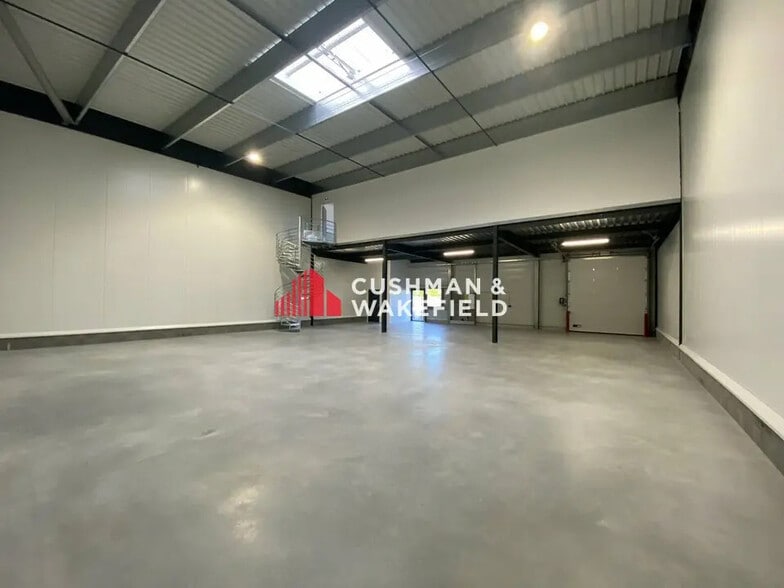 Local d’activités dans Bruguières à louer - Photo intérieure – Image 2 sur 6