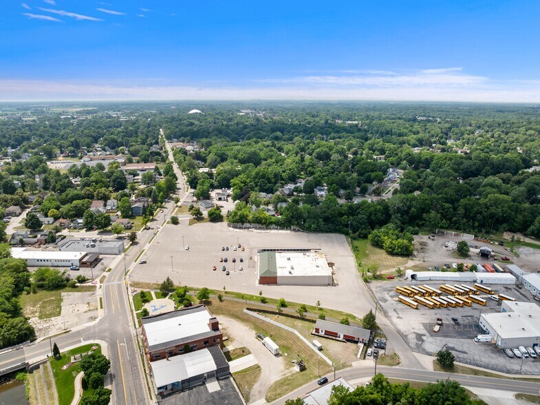408 W Maumee St, Adrian, MI à vendre - Photo de l’immeuble – Image 3 sur 5